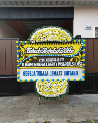 Papan Bunga Duka di Sidikalang